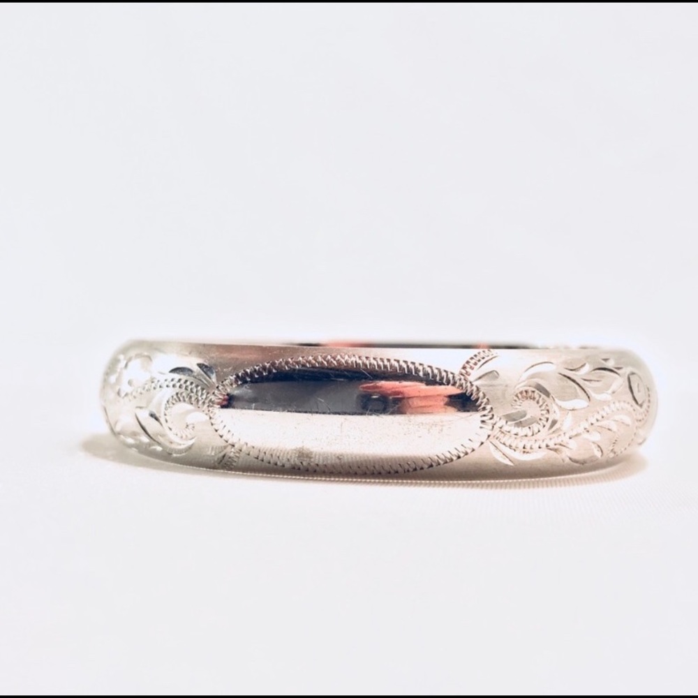 Marathon Etched Silver Chevron Bracelet